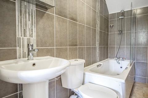 3 bedroom apartment to rent, Apt 10, 31 Clarendon Road, 31 Clarendon Road LS2