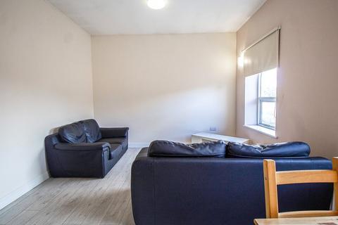 3 bedroom apartment to rent, Apt 9, 31 Clarendon Road, 31 Clarendon Road LS2