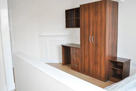 1 bedroom apartment to rent, Apt 10, 12a Clarendon Road, 12A Clarendon Road LS2