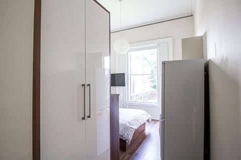 Studio to rent, Apt 6, Clarendon House, 20 Clarendon Road LS2