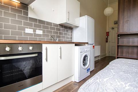 Studio to rent, Apt 6, Clarendon House, 20 Clarendon Road LS2