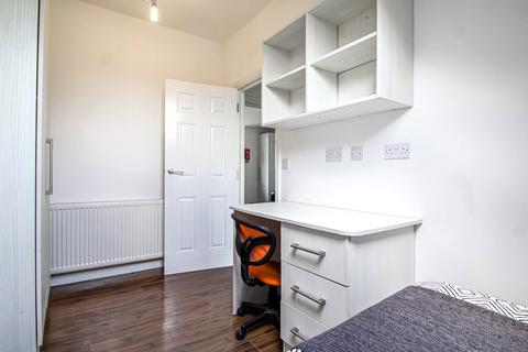 2 bedroom apartment to rent, Apt 5, 215 Belle Vue Road, 215 Belle Vue Road LS3