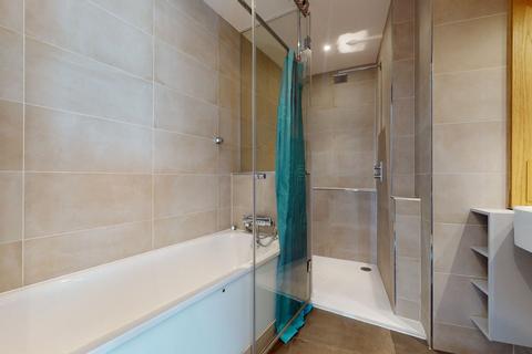 2 bedroom flat to rent, Crossharbour Plaza