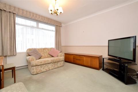 4 bedroom semi-detached house for sale, Merton Gardens, Farsley, Pudsey, West Yorkshire