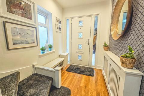 2 Garry Way, Romford, RM1 4YX