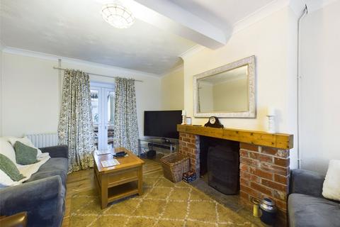 32 Ashgrove Avenue, Gloucester, GL4 4NF