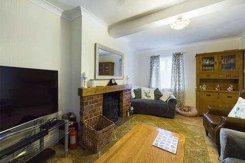 32 Ashgrove Avenue, Gloucester, GL4 4NF