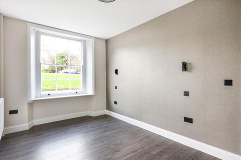 3 bedroom flat for sale, Hillcourt Road, Cheltenham, Gloucestershire, GL52