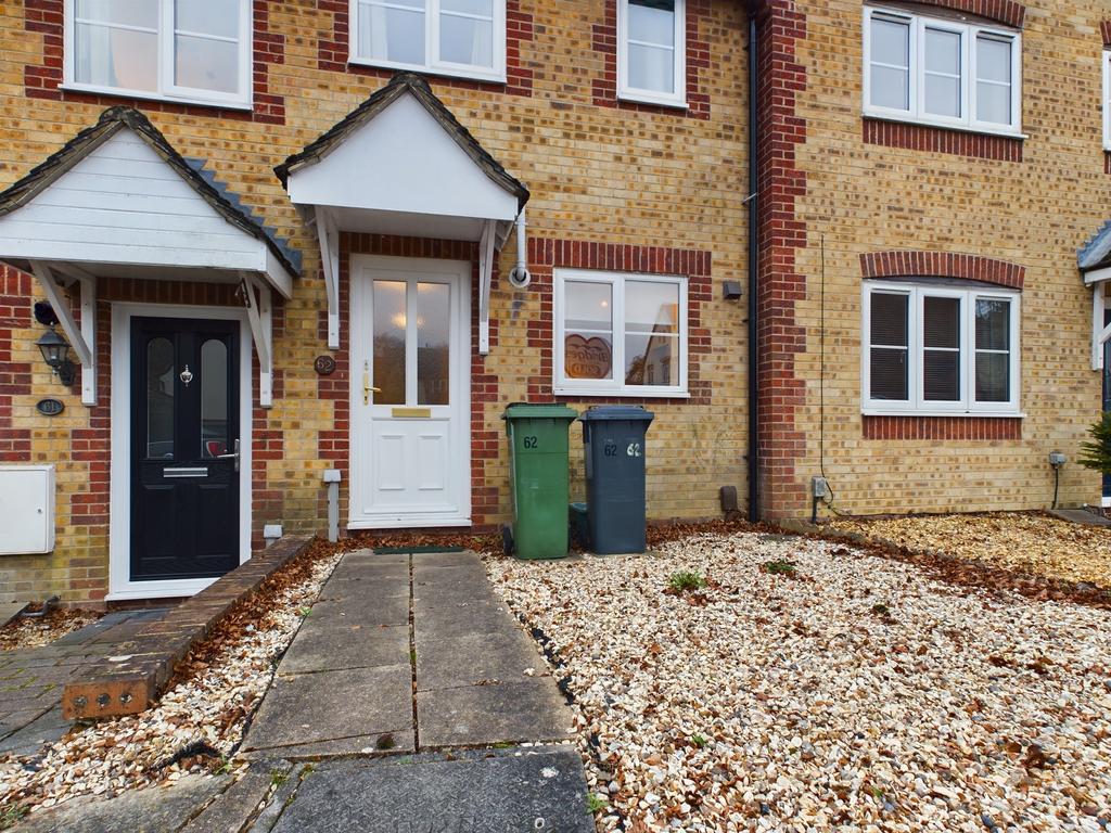 Gander Drive, Rooksdown, Basingstoke... 2 bed terraced house £1,250