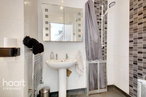 1 Oakfields Close, Stevenage, SG2 8NQ