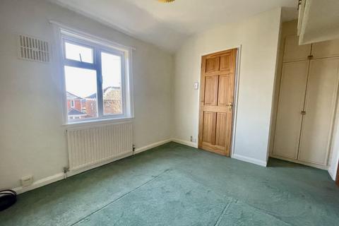 112 Merrivale Road, Exeter, EX4 1PW