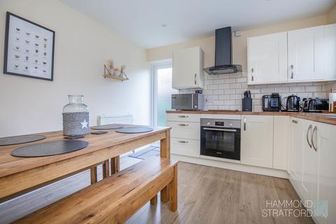 7 Oaklands Close, Attleborough, NR17 2LT