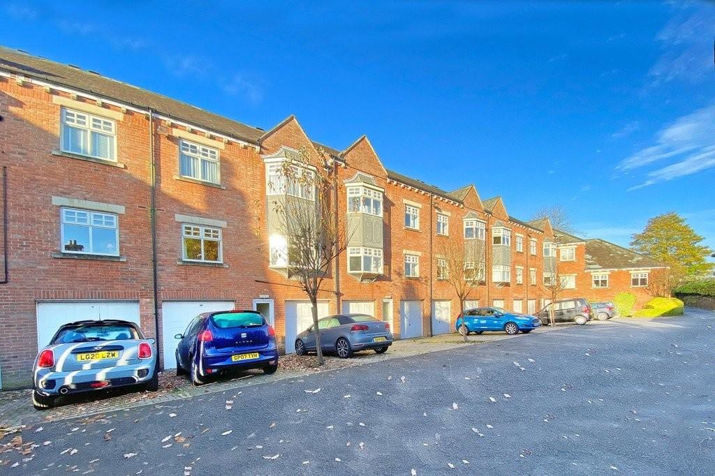 St Mark's Court, Leeds Road, Harrogate 2 bed apartment for sale £210,000