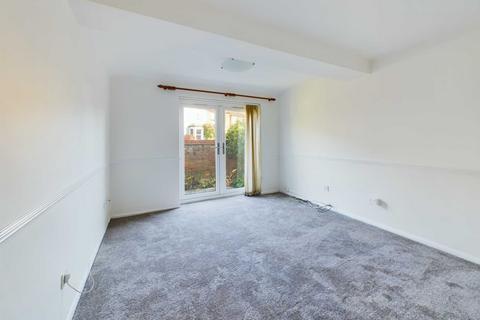 2 bedroom apartment to rent, Cressington Place, Bourne End SL8