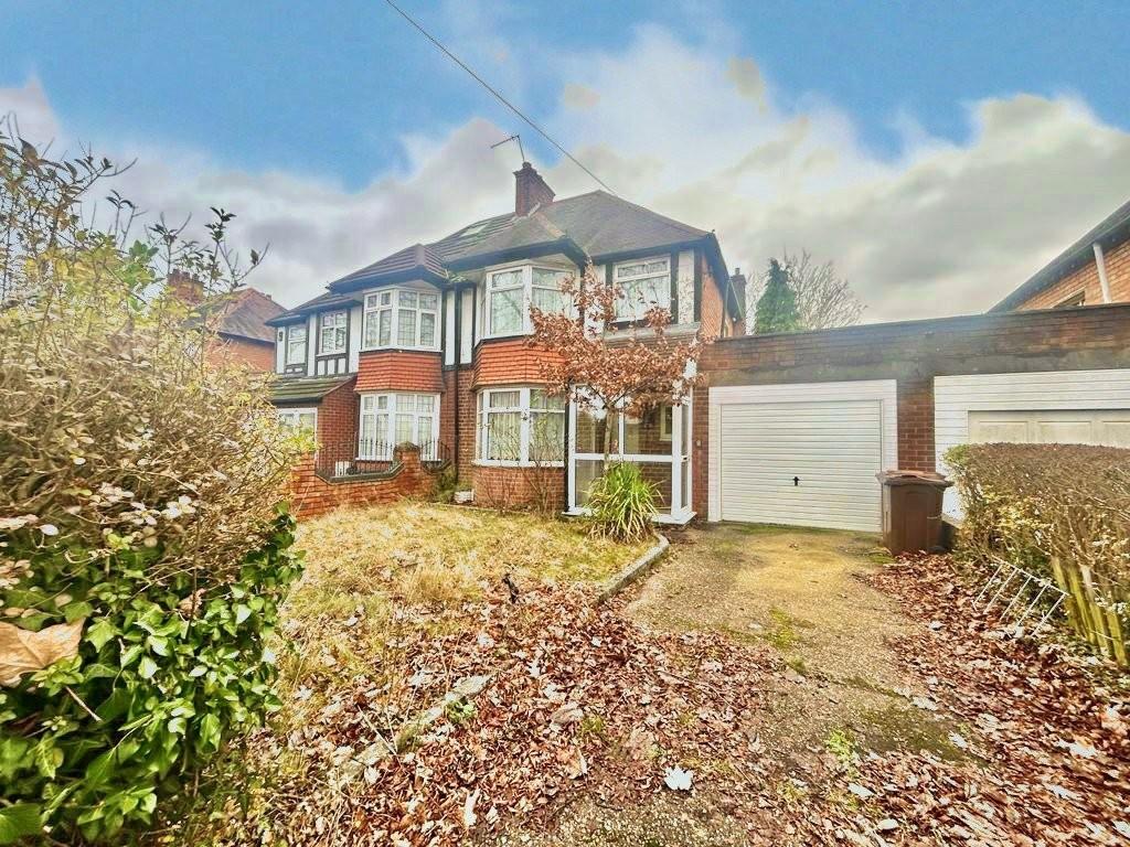 Marshall Lake Road, Shirley 3 bed semidetached house for sale £300,000
