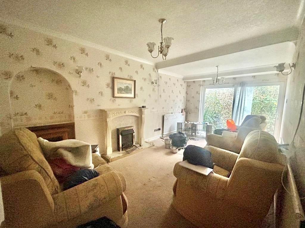 Marshall Lake Road, Shirley 3 bed semidetached house for sale £300,000