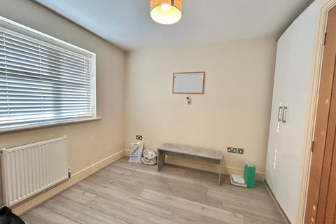 2 bedroom ground floor flat for sale, Dingleside, Cole Valley Road, Hall Green