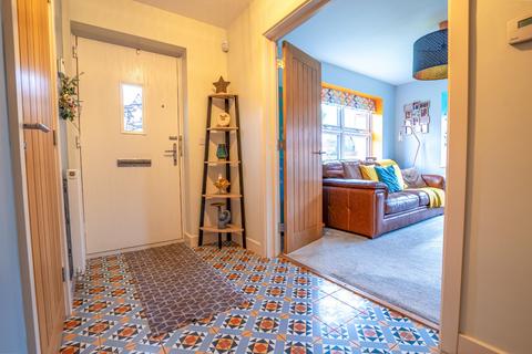 3 Becklands Avenue, New Waltham, Grimsby, DN36 4FA