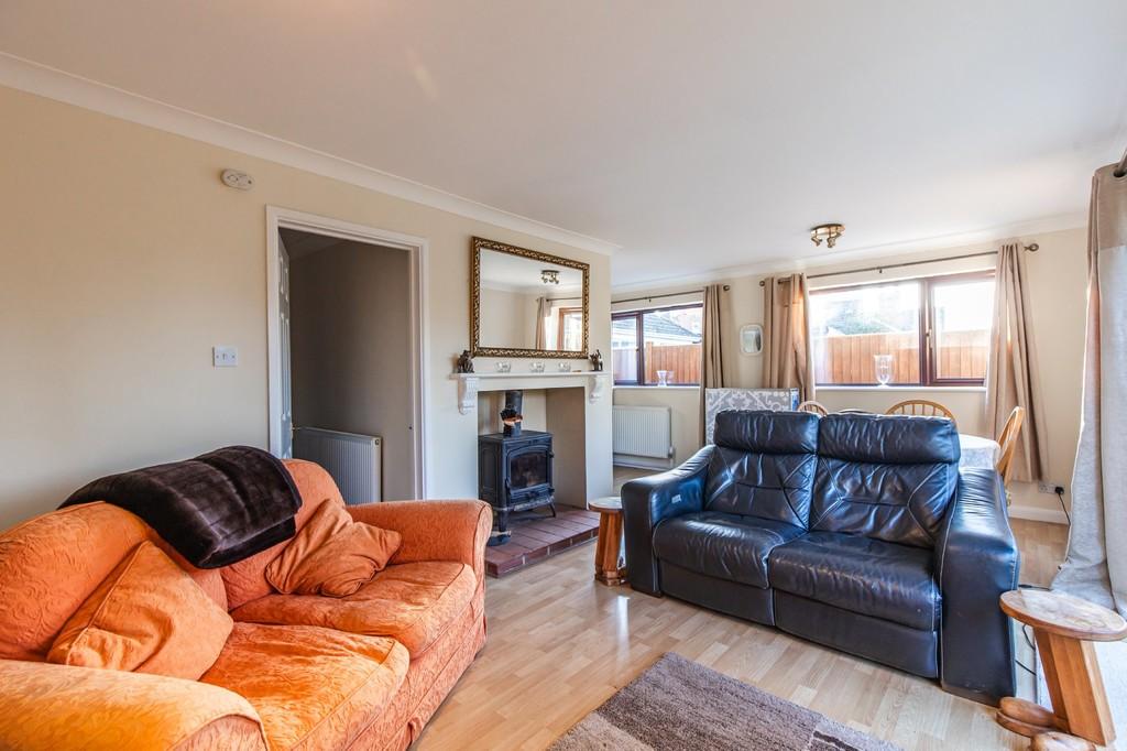 Watton 3 bed detached house for sale £325,000