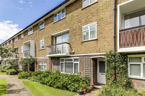 3 bedroom apartment to rent, The Copse, Fortis Green, N2
