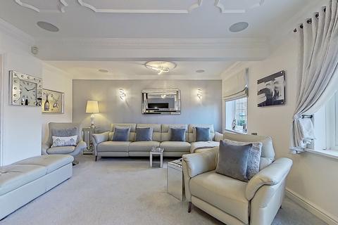 6 Wall Drive, Sutton Coldfield, B74 4DF