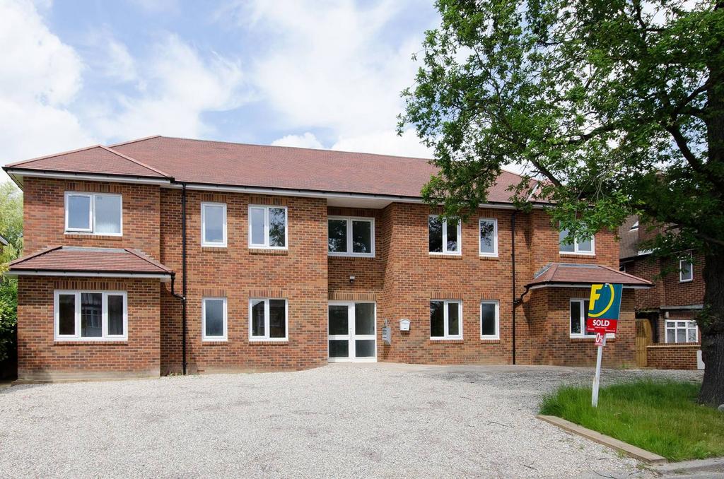 Wood End Road, Harrow, HA1 3 bed flat for sale £525,000