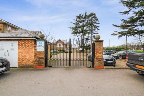 21 Maplehurst Close, Dartford, DA2 7WX