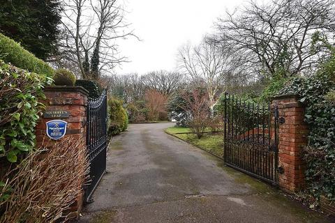 4 bedroom detached house to rent, Spinney Lane, Knutsford