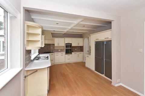 4 bedroom detached house to rent, Spinney Lane, Knutsford