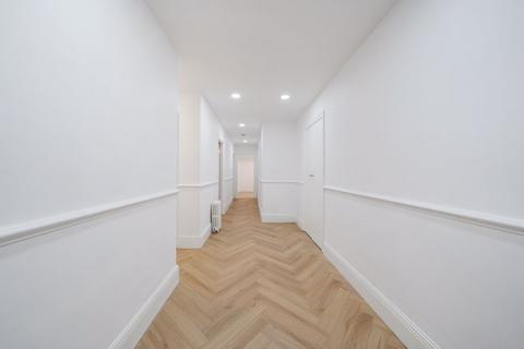 3 bedroom apartment for sale - Northways, College Crescent, Swiss Cottage, London NW3