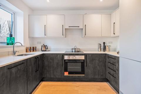 10b Cedar Walk, Kenley, CR8 5JL