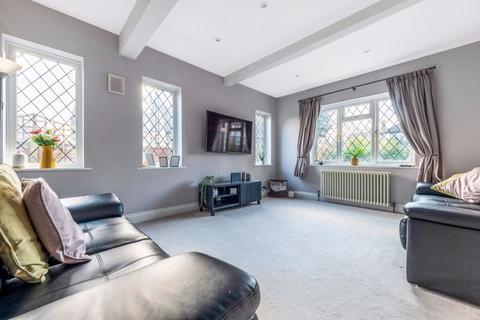 4 bedroom semi-detached house for sale, Arcadian Close, Bexley