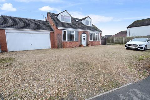 5 bedroom detached bungalow for sale, 43 Dogdyke Road, Coningsby