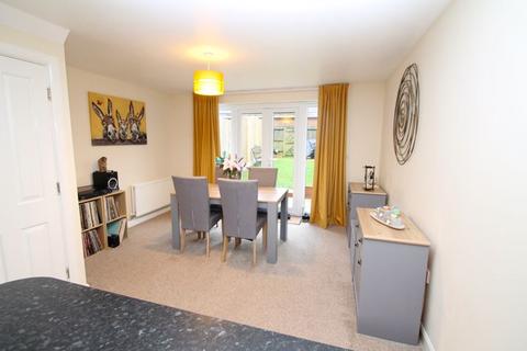 5 Atkinson Road, Hawkinge, Folkestone, CT18 7SB