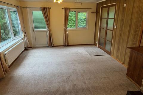 2 bedroom park home to rent, Park Home, 4 Tree Fields , Long Lane.  Telford