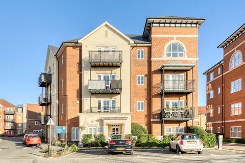 2 bedroom apartment for sale, Bell Farm Way, Hersham, Walton-On-Thames.