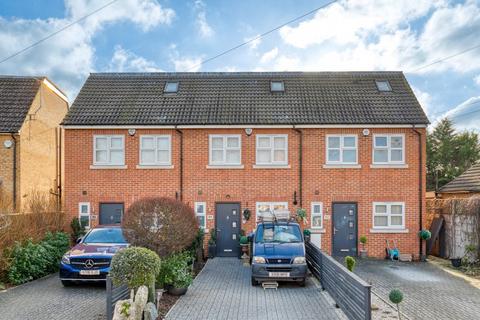 3 bedroom terraced house for sale, Homefield Road, Walton-On-Thames