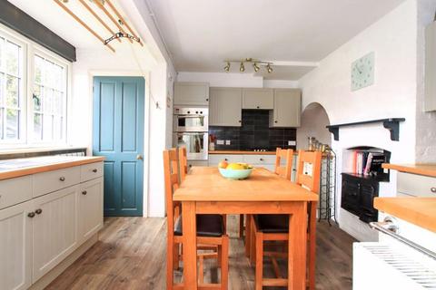 3 bedroom cottage for sale, Tring Station, Tring