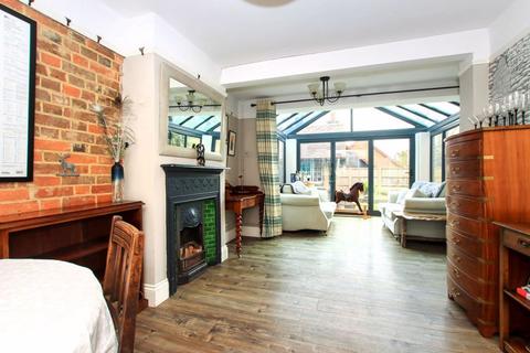 3 bedroom cottage for sale, Tring Station, Tring