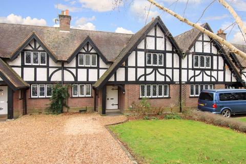 3 bedroom terraced house for sale, Tring Station, Tring