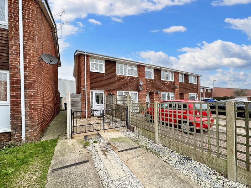 GLOUCESTER CLOSE, CHARLESTOWN, WEYMOUTH, DORSET 1 bed apartment for