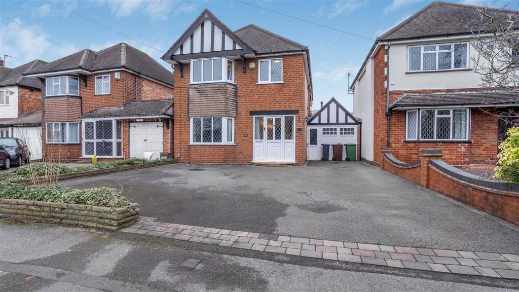 Fabian Crescent, Solihull B90 4 bed detached house for sale £560,000