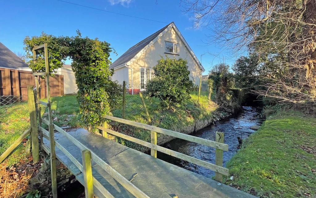 Glan Beuno Estate, Bontnewydd, Caernarfon, Gwynedd, LL55 3 bed bungalow