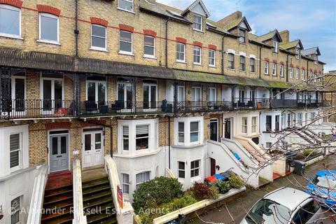 Flat 4, 15 Adrian Square, Westgate-on-sea, CT8 8SU