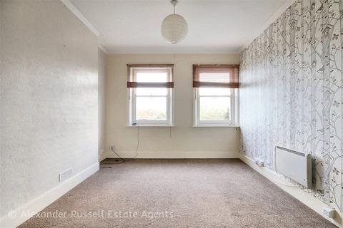 Flat 4, 15 Adrian Square, Westgate-on-sea, CT8 8SU