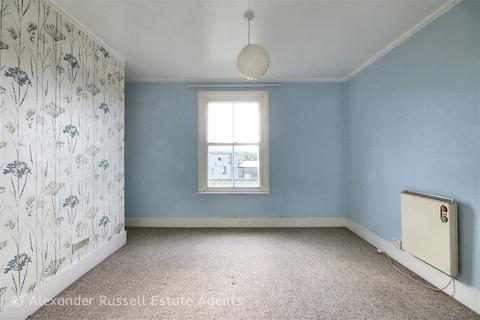 Flat 4, 15 Adrian Square, Westgate-on-sea, CT8 8SU