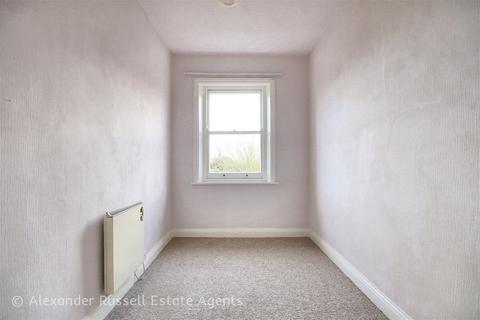 Flat 4, 15 Adrian Square, Westgate-on-sea, CT8 8SU
