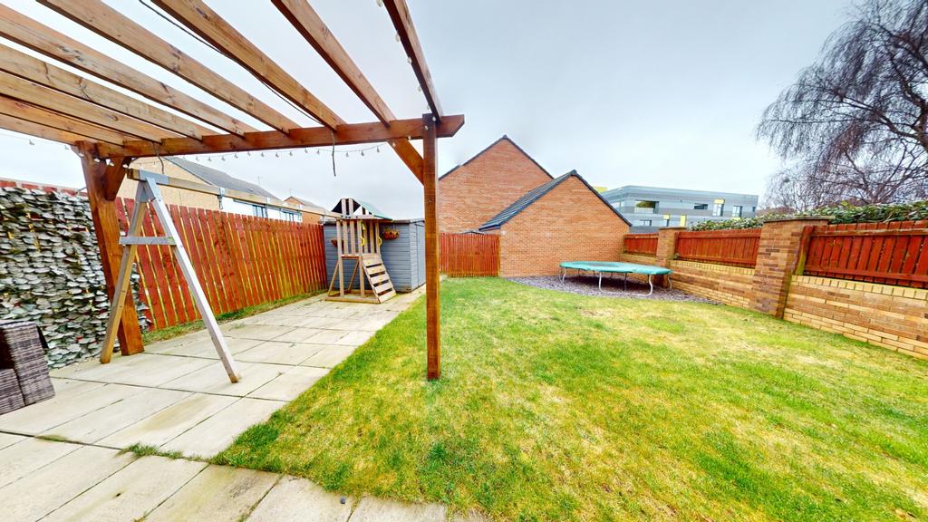 Laygate, South Shields, Tyne and Wear, NE33 3 bed semidetached house