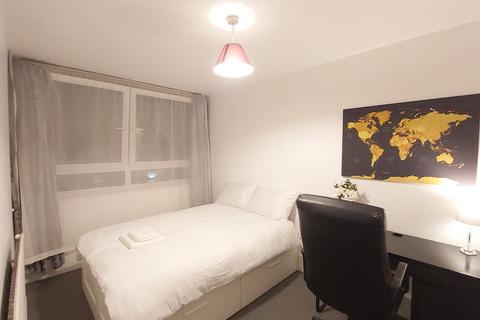 4 bedroom flat to rent, Harrow Road, London W2