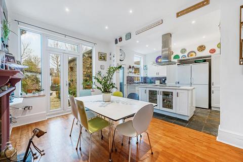 5 Craven Avenue, London, W5 2SY